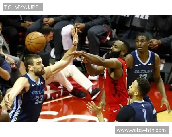 12号火箭与灰熊的激烈对决谁能在赛场上笑到最后