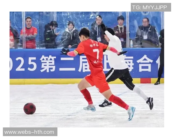 冰鹤龙之队对决强敌展现团队精神与竞技实力的精彩赛事 冰鹤龙之队对决强敌展现团队精神与竞技实力的精彩赛事